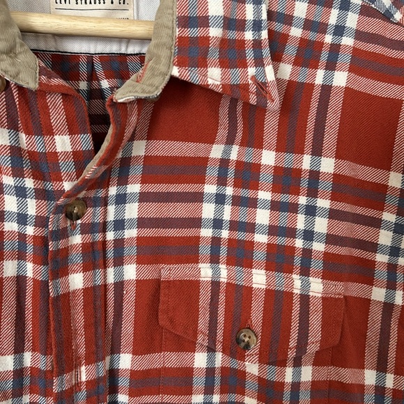 Levi’s plaid shirt - Picture 3 of 4
